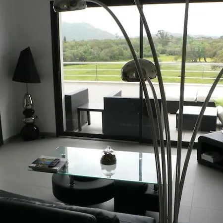 Appartement Dernier étage Avec Privatif Sur Grande Terrasse Porto-Vecchio (Corsica)