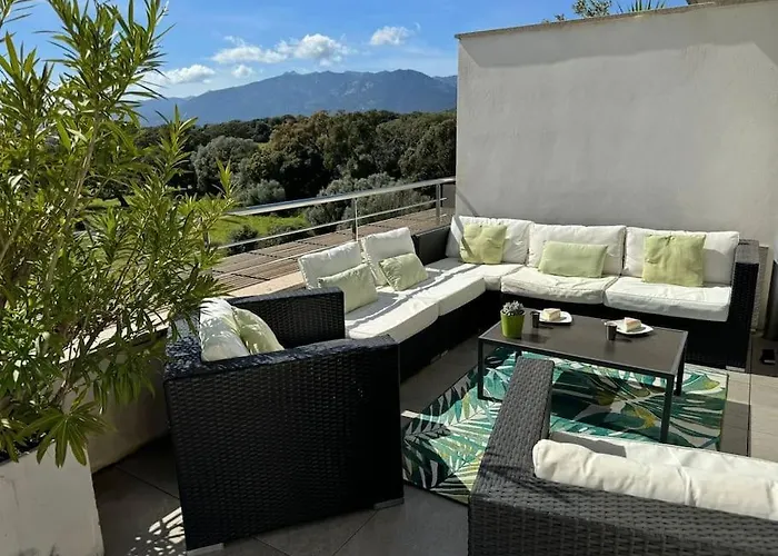 Dernier Etage Avec Privatif Sur Grande Terrasse * Porto-Vecchio (Corsica)