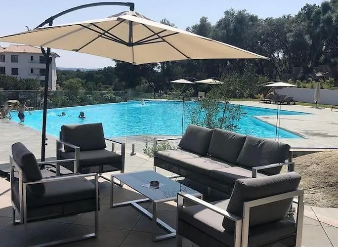 Dernier Etage Avec Privatif Sur Grande Terrasse Porto-Vecchio (Corsica)